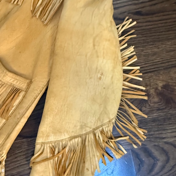 Vintage 1940's Buckskin Fringed Jacket by Nunez. - Picture 5 of 11